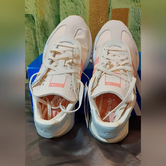 adidas Women’s Cream Sneakers with Pink Stripes and Gum Outsole - Picture 7 of 8